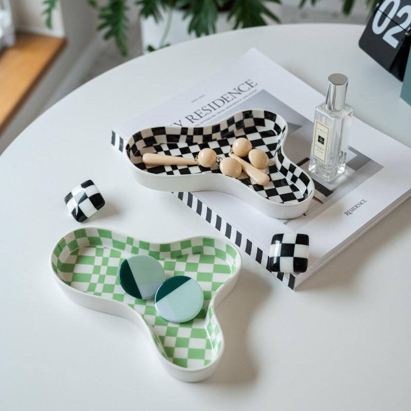 梦田良品 ins小众棋盘格不规则湖泊盘复古黑白格摆件首饰收纳盘