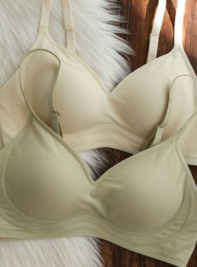 日本牛奶丝无痕无钢圈内衣女小胸聚拢大胸显小3D软支撑文胸罩