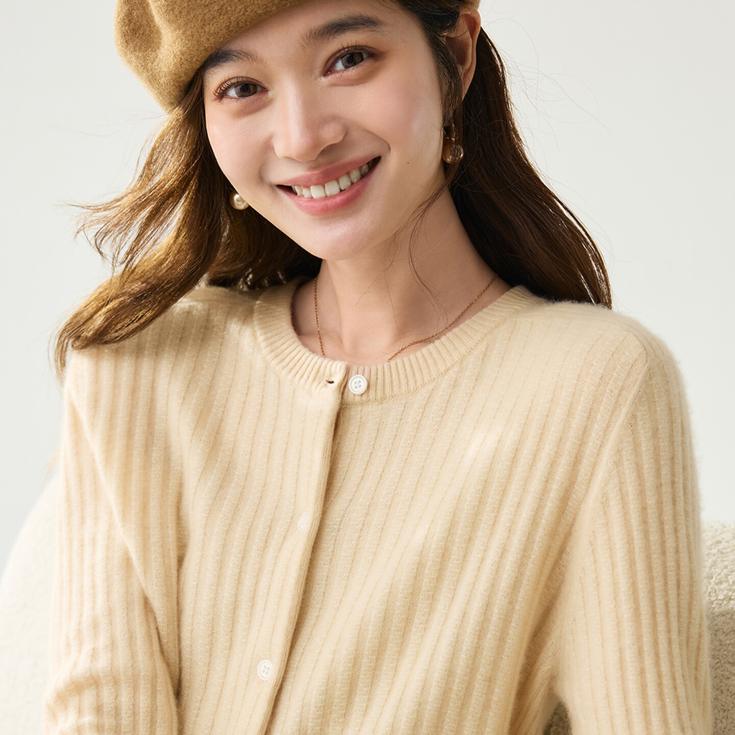 秋冬新款圆领羊绒开衫女宽松休闲百搭坑条山羊绒针织毛衣外套外搭