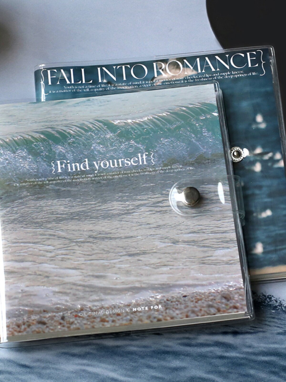 모든 것이 퍼즐처럼 조용합니다. 소녀들을 위한 간단한 기능 메모장입니다