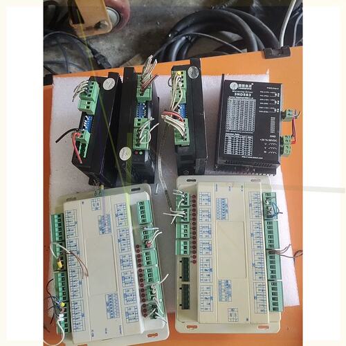 议价睿达RDC6442G(EC)控制器雷射切割机拆下来的两个和雷