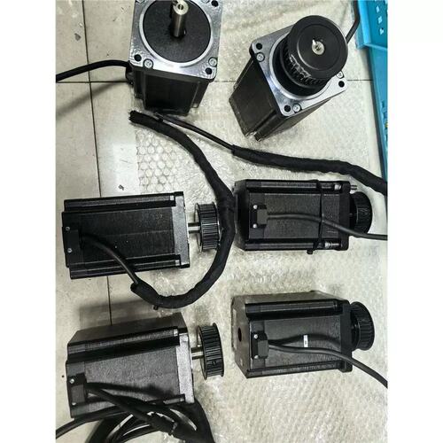 议价AM34HD2403-XD步进马达，正品，轴直径12实物