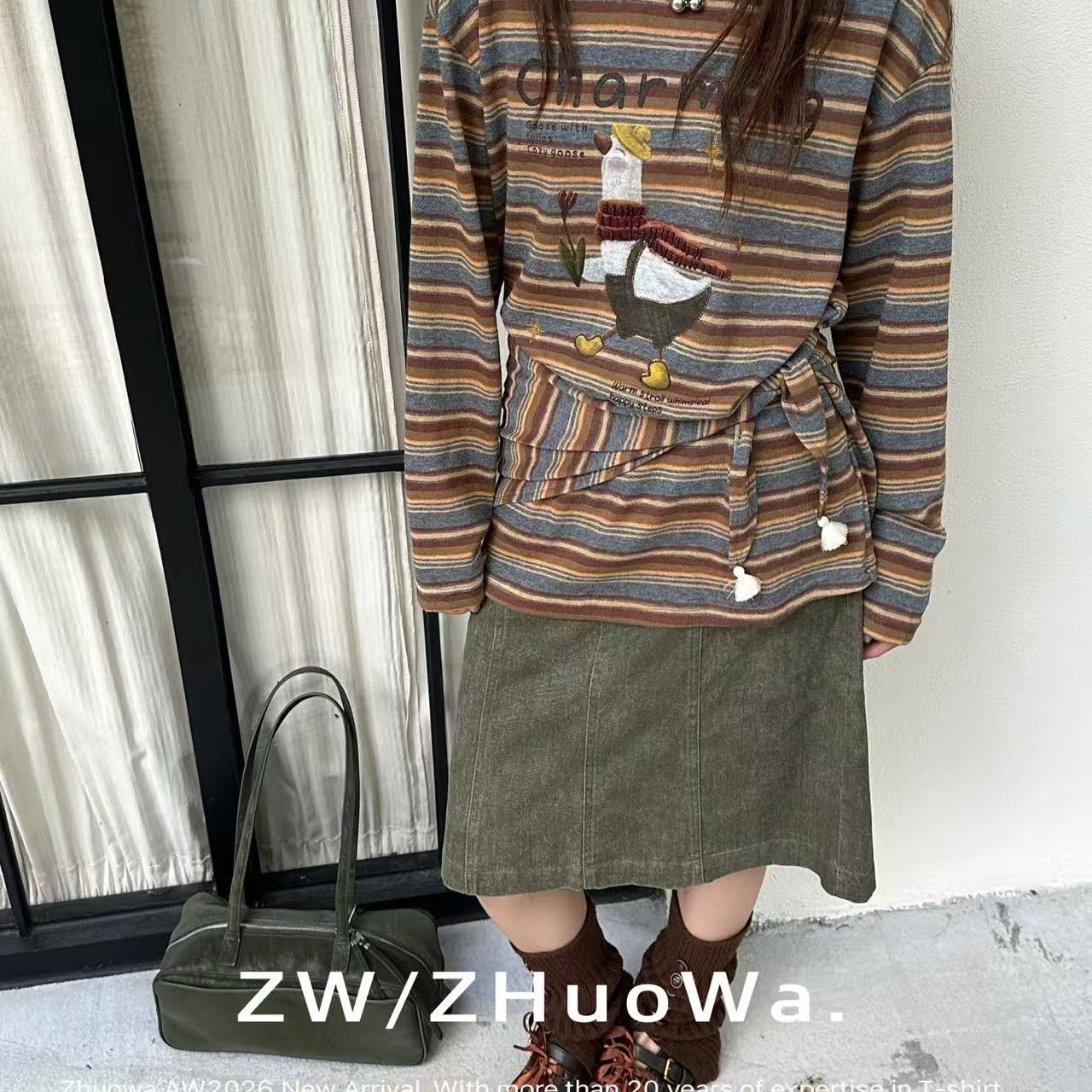 卓娃-上新撞色条纹小鸡印花中长长袖T恤(配披肩)(不含项链)33091