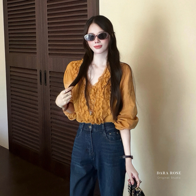 DARA ROSE-早秋上新重工蕾丝法式温柔设计感显瘦百搭小衫QK9821