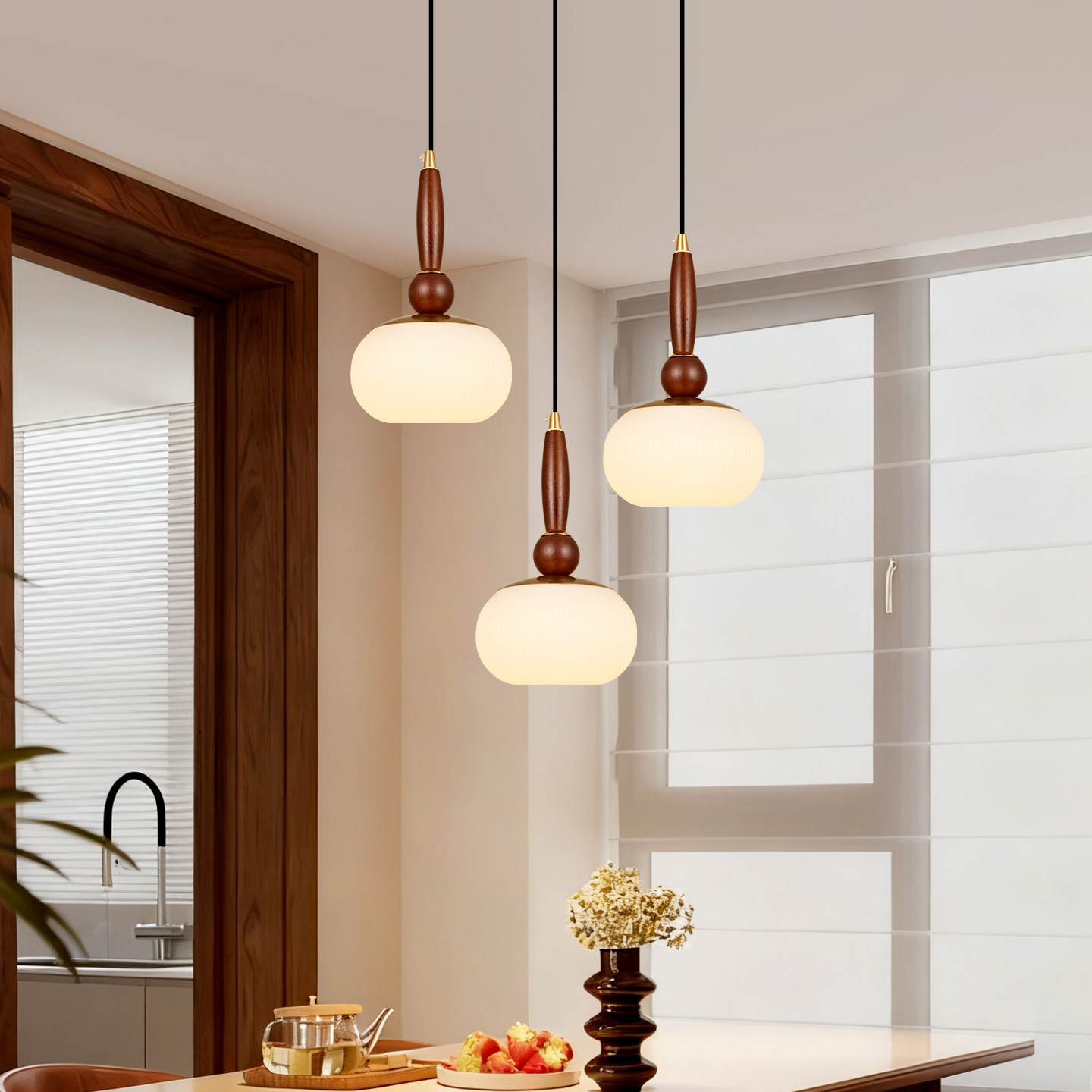 餐厅吊灯中古法式奶油北欧创意吧台餐桌LED护眼灯广东中山灯具