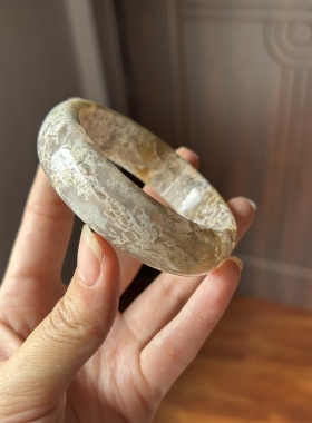 《天使翎羽》白色稀缺水草玛瑙 阜新本地玛瑙大口径手镯 白草 62