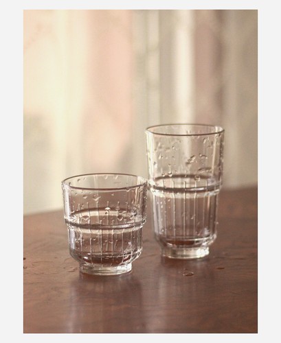 小器物玻璃餐厅复古条纹