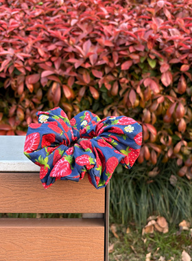 Daydream近我者甜 蓝色草莓｜原创手工大肠发圈通勤旅行韩系