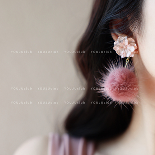 YOUJUclub-粉染花~冬日氛围感甜美粉色花朵毛绒球耳环蚊香盘耳夹