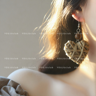 YOUJUclub-缠绕心间~度假风藤编爱心月亮复古木质耳环蚊香盘耳夹