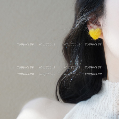 温柔甜美可爱咖色心形通勤耳钉