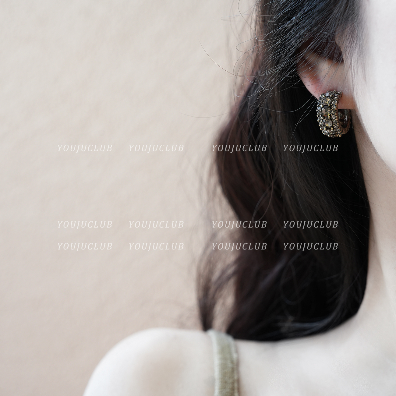 精致几何轻奢满钻港风高级感耳饰