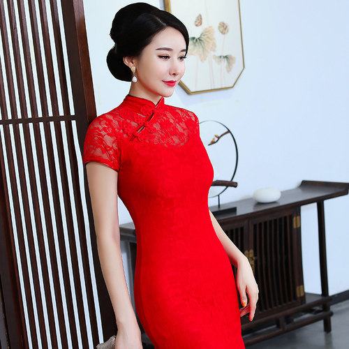 中国红旗袍裙长款2025新款大码修身显瘦礼仪走秀演出改良女礼服