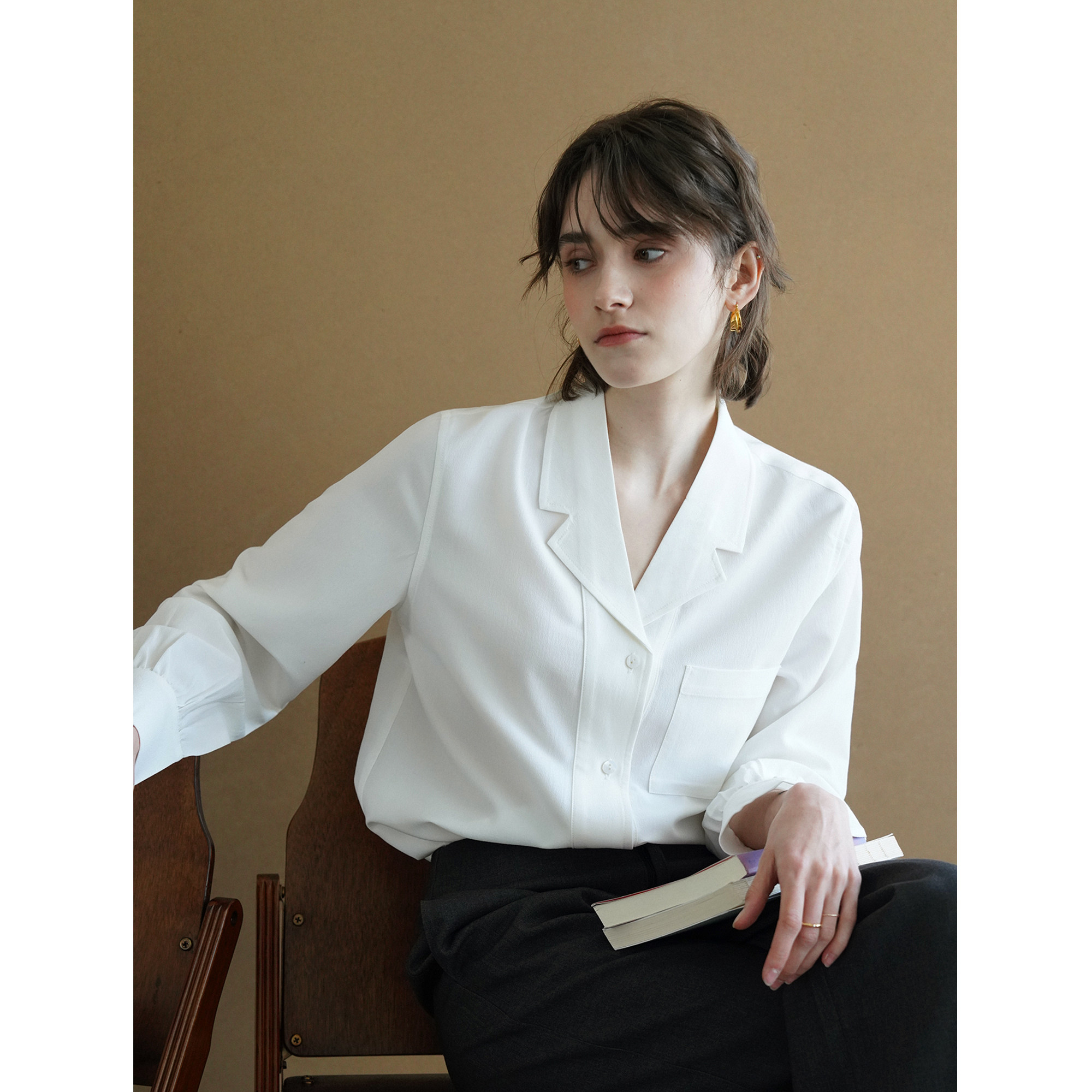 法式白色西装领抗皱衬衫chic衬衣新款上衣女秋款休闲百搭通勤衬衫