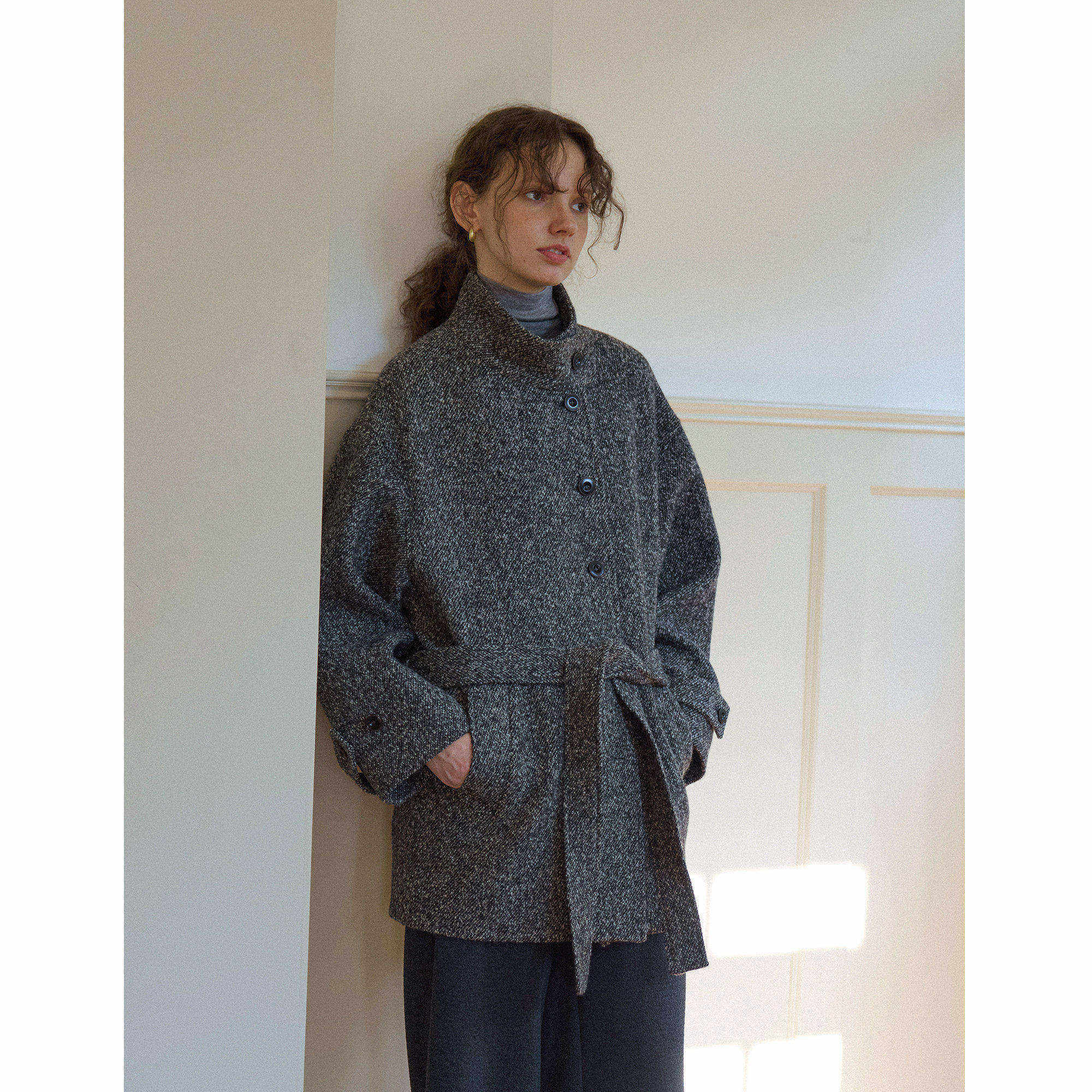 复古通勤羊毛斜纹圈圈纱时髦保暖系带立领毛呢子大衣外套女秋冬款