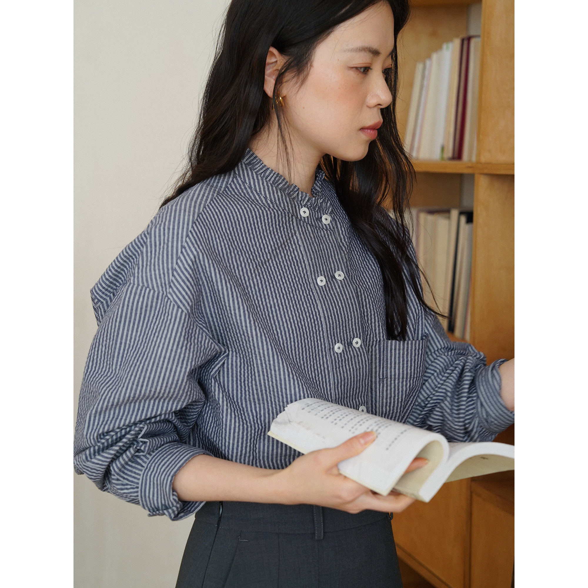 法式复古条纹立领宽松长袖衬衫女秋新款纯棉通勤花边气质衬衣上衣