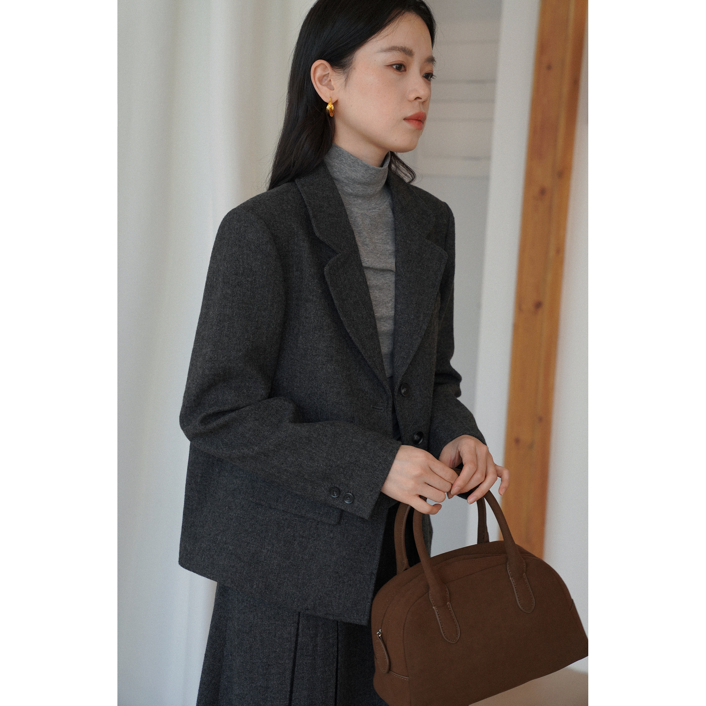 英伦复古风灰色宽松短款羊毛毛呢西装外套女呢子秋冬款通勤小个子