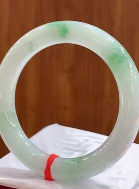 天然缅料A货翡翠飘绿圆条手镯56.6/12/10.8mm（A110401