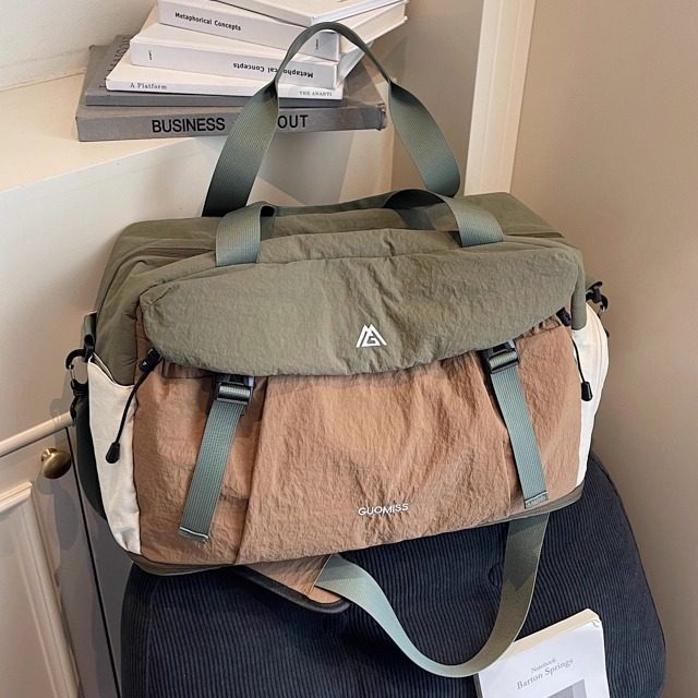 可扩容旅行包女新款手提大容量轻便出差短途行李袋防水运动健身包