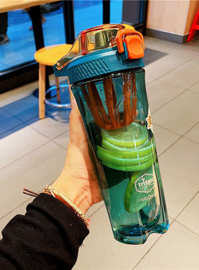 运动水杯大容量男生高颜值便携健身摇摇杯奶昔刻度学生带吸管杯子