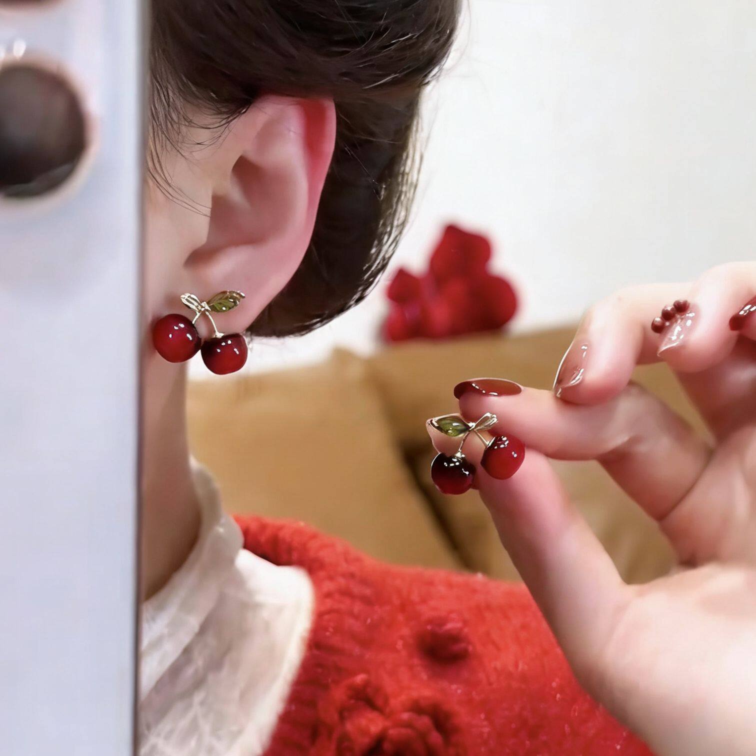 新年红色樱桃耳钉女2026新款爆款巨好看独特绝美耳环高级感耳坠