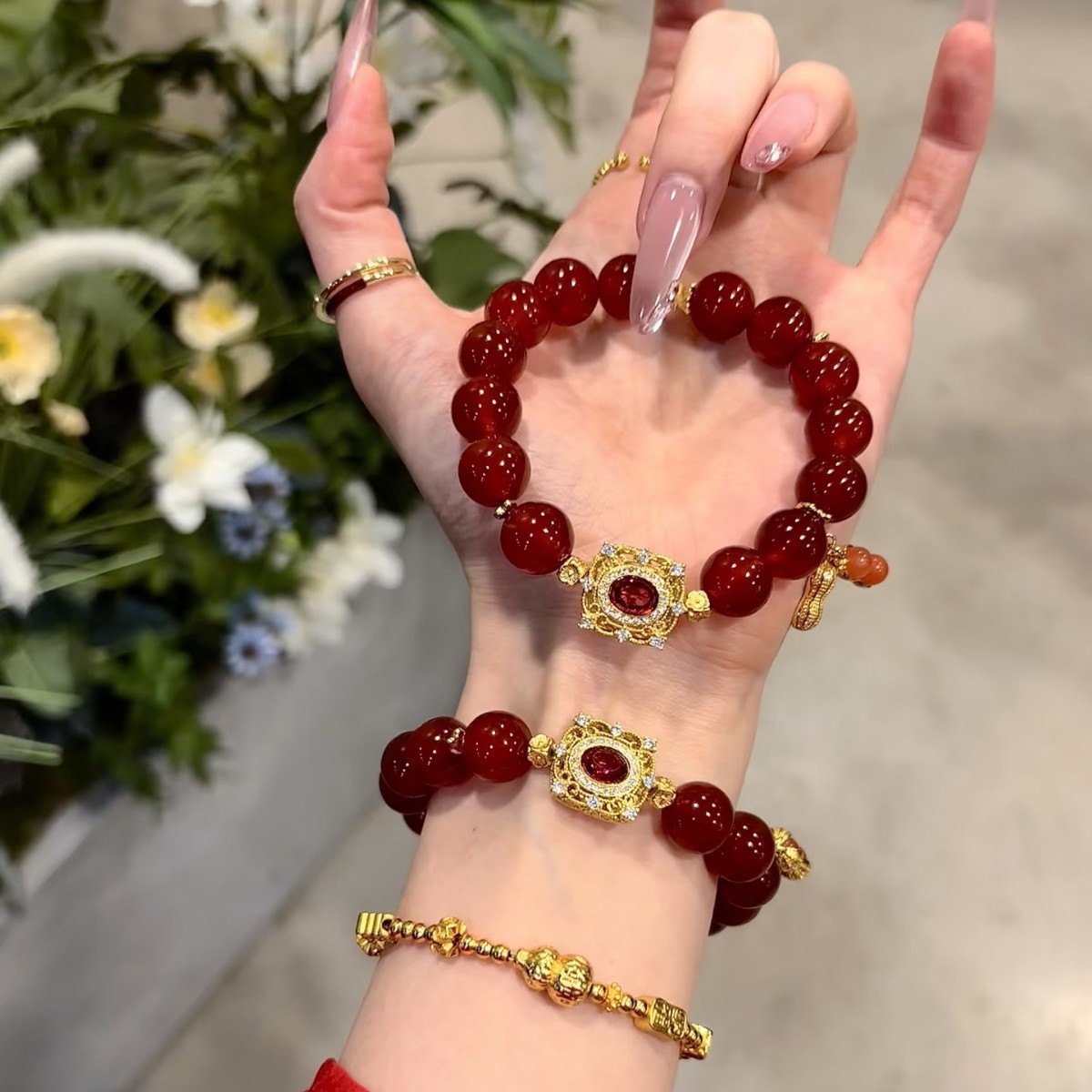新中式富贵花仿红玛瑙水晶手链女款轻奢高级感本命年手串妇女礼物