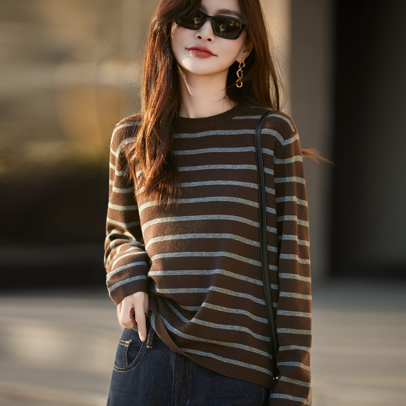 秋冬圆领条纹拼色蚕丝羊毛上衣