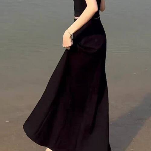 显瘦半身裙流行2025夏简约黑色小众设计开衩a字长裙子女百搭高腰