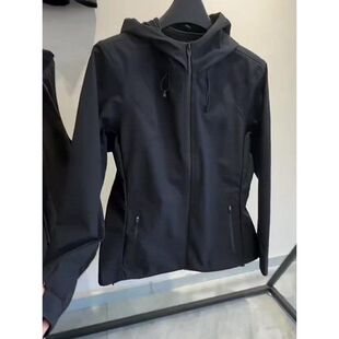 女士连帽防风防水软壳冲锋衣外套时尚 2025年修身 显瘦百搭户外新款