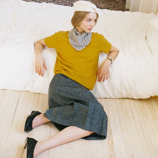 毛衣糖果色针织衫 雌雄大盗美丽诺羊毛姜黄色短袖 Fiction Into