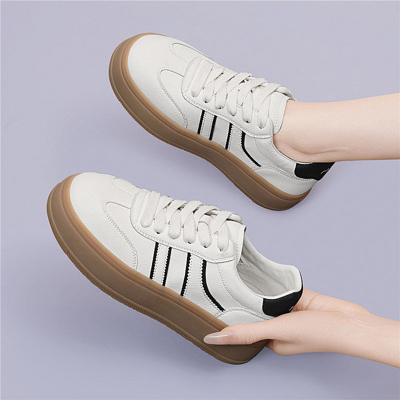 厚底爆款小白鞋女款2026新款春秋季平底板鞋软底轻便休闲运动鞋子