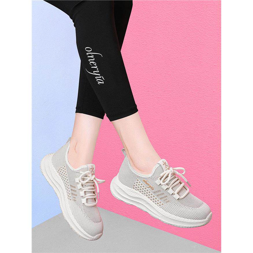 春秋季网面飞织休闲运动鞋女款2026新款软底轻便防滑中老年妈妈鞋
