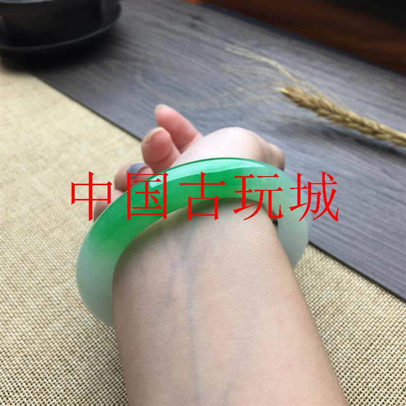 翡翠色冰种阳绿圆条手镯缅甸老坑新中式冰糯透润翠绿飘花正圈玉镯