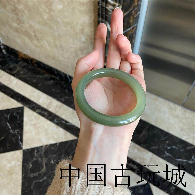 新疆和田玉晴水手镯女款湖水绿圆条阿富汗青白玉茶色高端女款玉镯