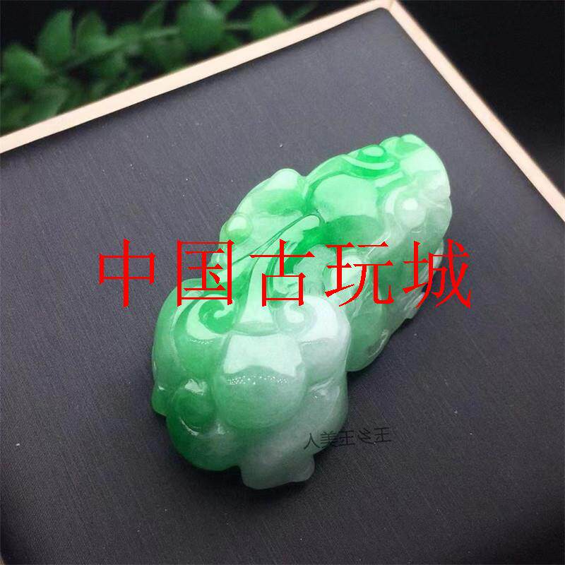 缅甸翡翠色玉貔貅挂件白冰种飘花碧玉玉石豆绿色吊坠挂坠招财女男
