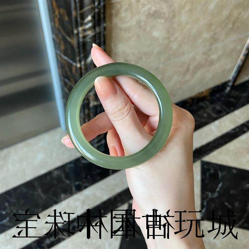新疆和田玉色晴水手镯女款湖水绿圆条阿富汗青白玉茶色纯高端玉镯