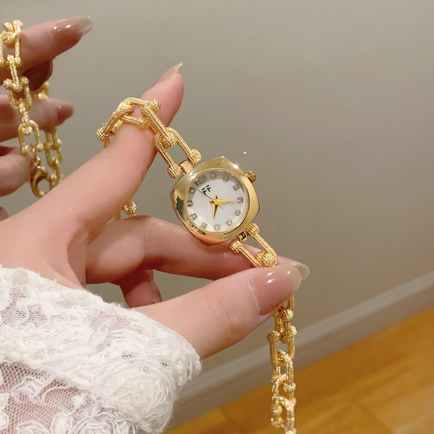 FF古家轻奢金色小别针链条手表女
