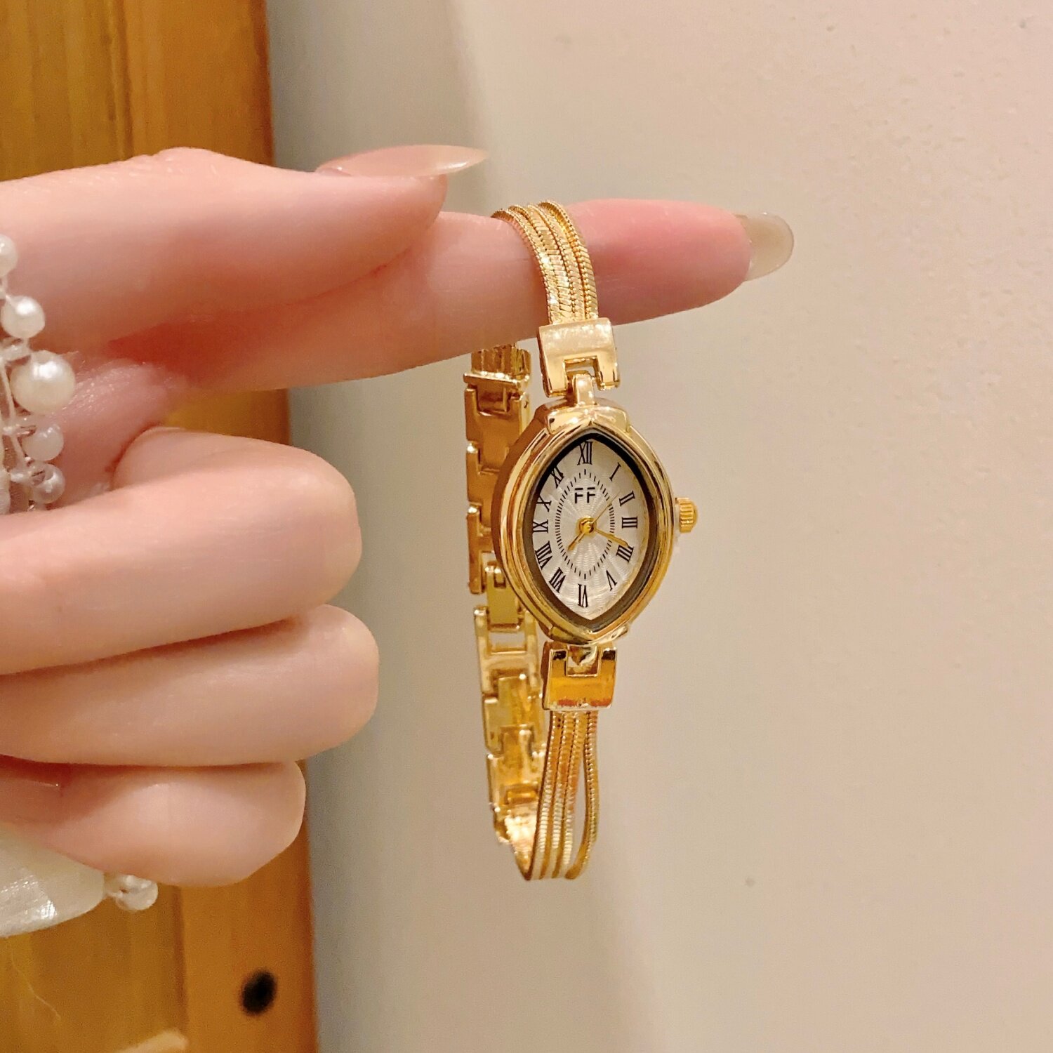 FF金色流苏手链式腕表女士高级感