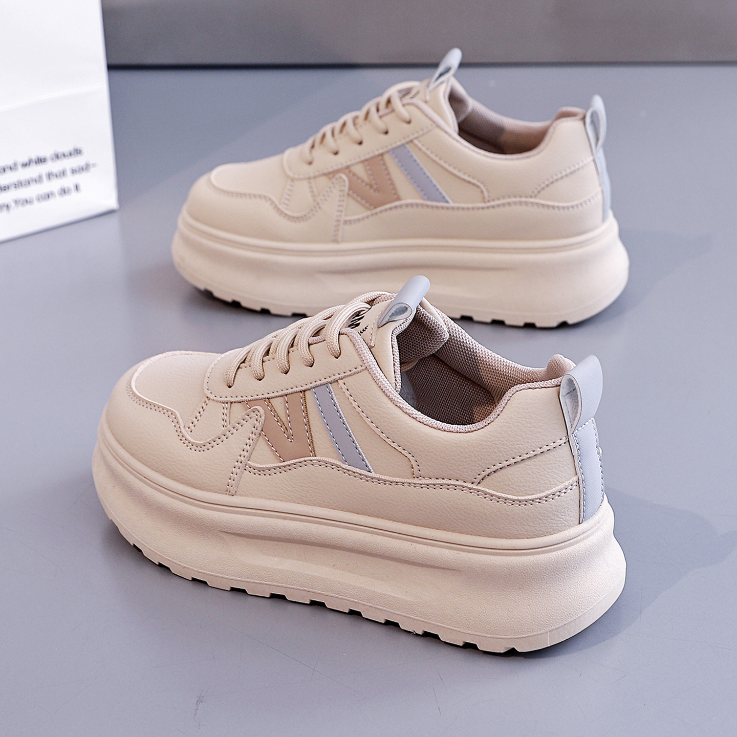 2025秋冬季新款百搭休闲厚底小白鞋女鞋爆款韩版运动老爹鞋板鞋子