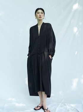 RR2024SS春夏新品连衣裙原创   几何裁剪多穿真丝连衣裙