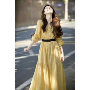 法式黄色气质连衣裙女2026年夏季新款巨好看绝美不撞款小个子裙子