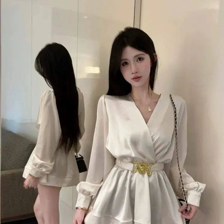 韩版高级感缎面V领衬衫女早秋新款时尚中长款配腰带收腰显瘦上衣,女装/女士精品,衬衫,淘宝优惠券,粉丝福利购,淘宝优惠卷