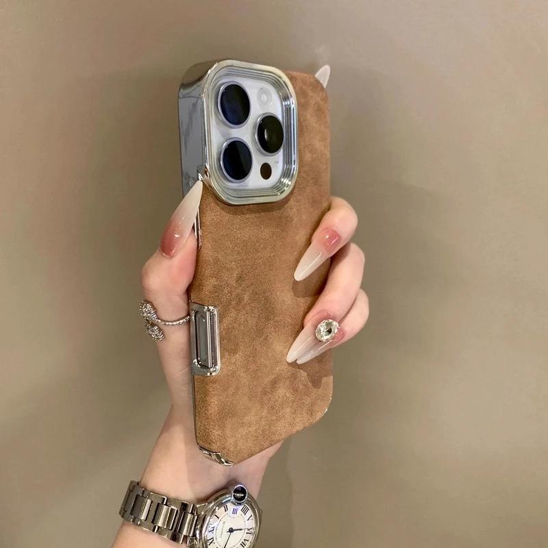 ins秋冬卡其绒面革适用于iPhone 16手机壳苹果15Promax电镀大孔14女式13Pro软Max硅胶12新款11防摔保护罩加