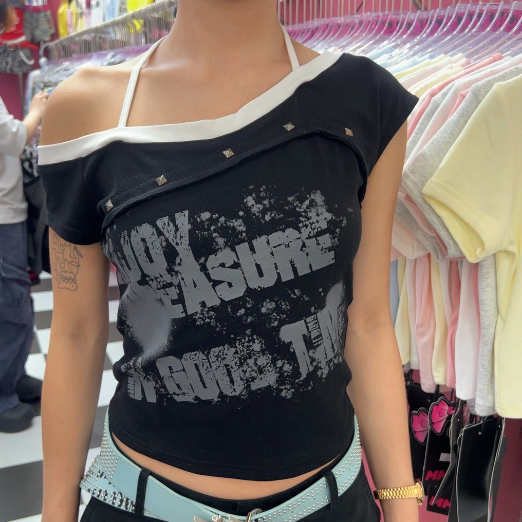 2025夏季新款美式小众设计感辣妹上衣女修身显瘦以漏肩挂脖上衣