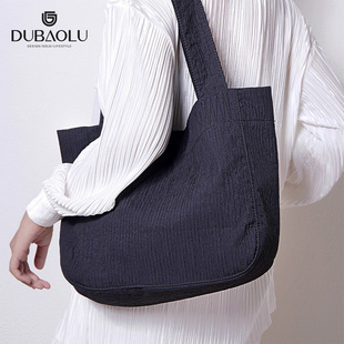 新款质感百搭休闲大容量日常通勤托特包大学生上课文艺慵懒腋下包
