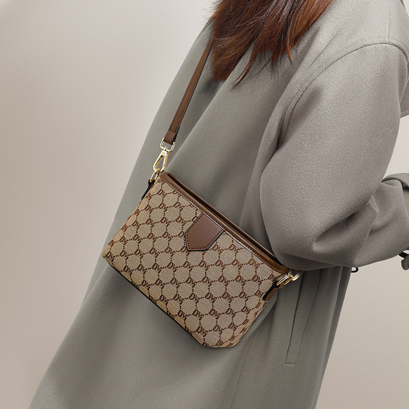 包包女2026新款女包斜挎包中年妈妈包高级感时尚小包单肩包bags