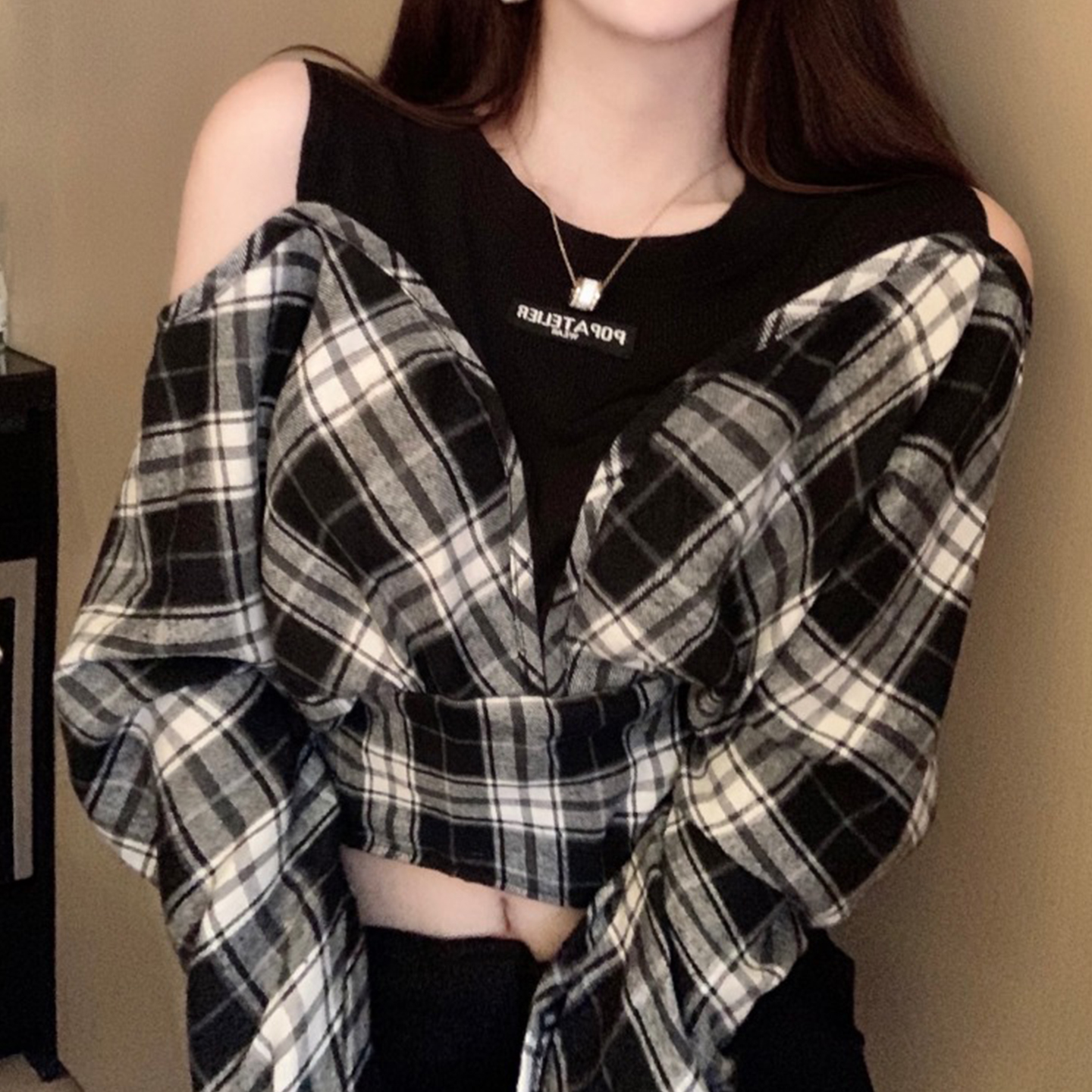 韩版时尚性感格子拼接套头露肩洋气衬衫女秋季设计感个性百搭上衣