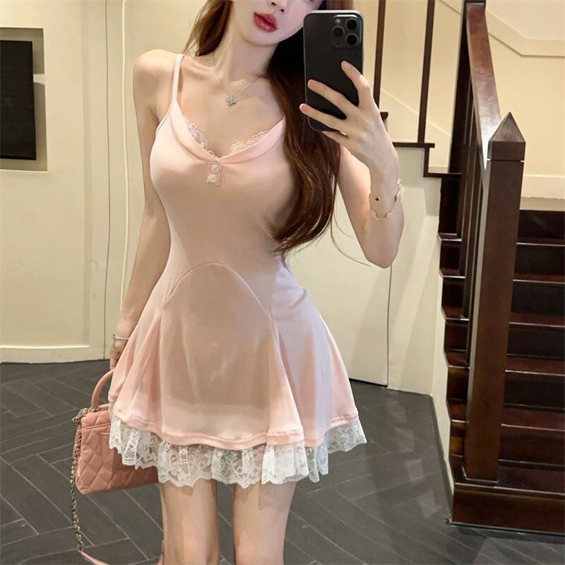 设计感蕾丝边粉色吊带连衣裙女夏季法式公主蓬蓬短裙v领抹胸裙子 - 丫丫淘宝网
