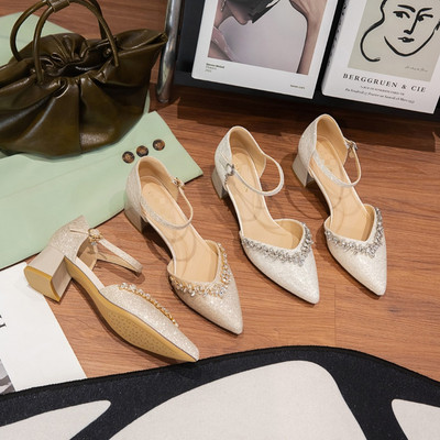 渊博粗跟中空单鞋尖头配裙子凉鞋