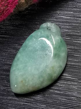 15430老翡翠福瓜项链吊坠